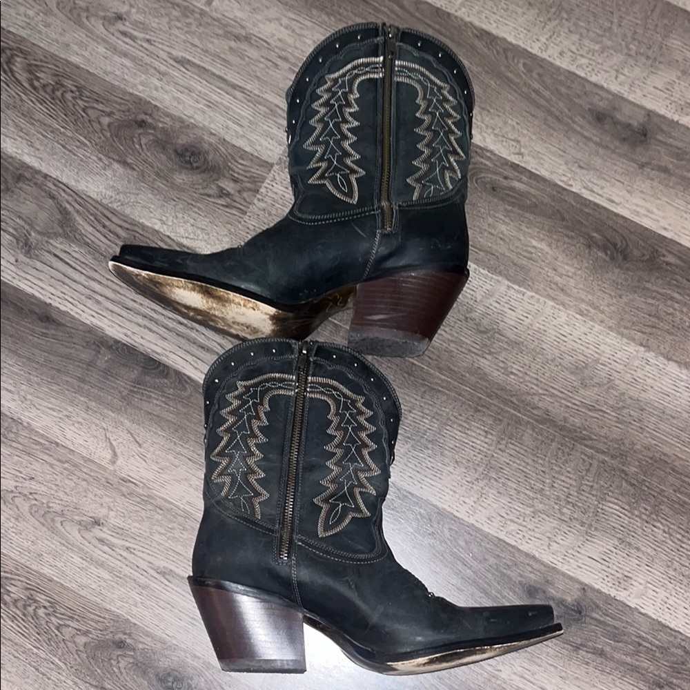Durango Green Ankle Boots with Intricate Stitching - Picture 4 of 6